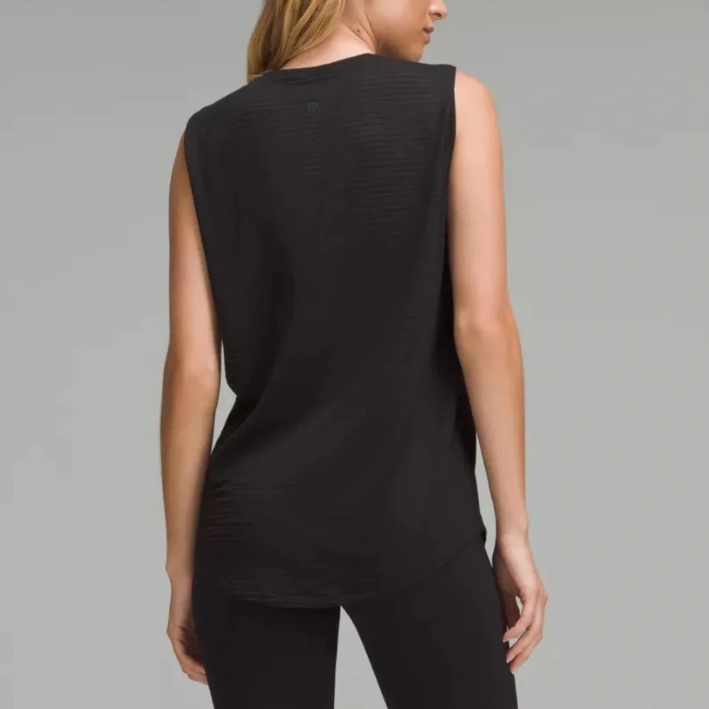 NWT - Lululemon - ‘Brunswick Muscle Tank *Sheer Stripe’ - Black - Size 4 - Picture 9 of 9